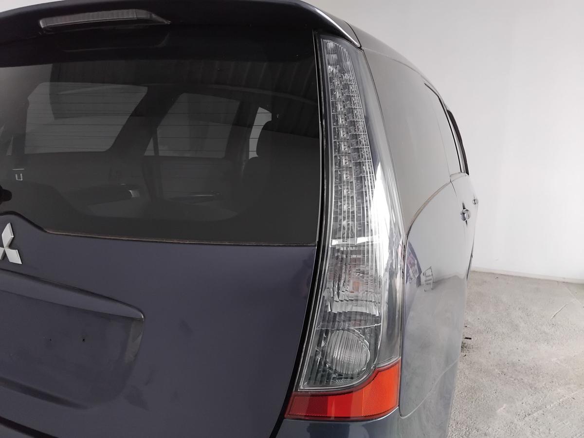 Mitsubishi Grandis original Rückleuchte Schlussleuchte rechts BJ2004