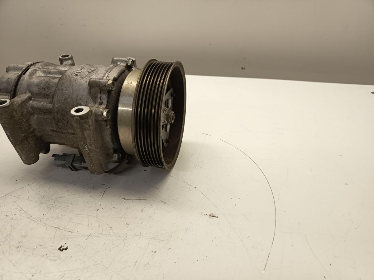Renault Clio III orig Klimakompressor (1,1l 55KW) 8200819568 Bj2009