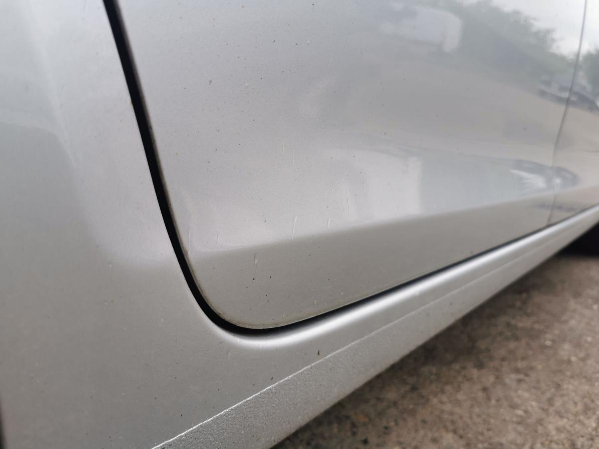 VW Golf V 1K Variant Tür Autotür Rohbautür hinten rechts LA7W Reflexsilber met