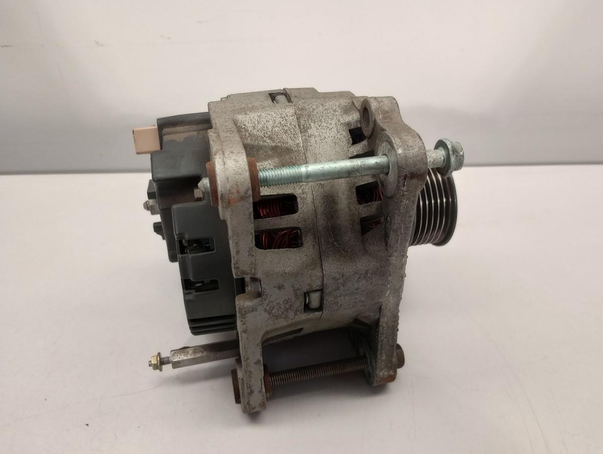 VW Golf IV orig Lichtmaschine Generator 1.6l 75kW Benzin 90A Bj 2001