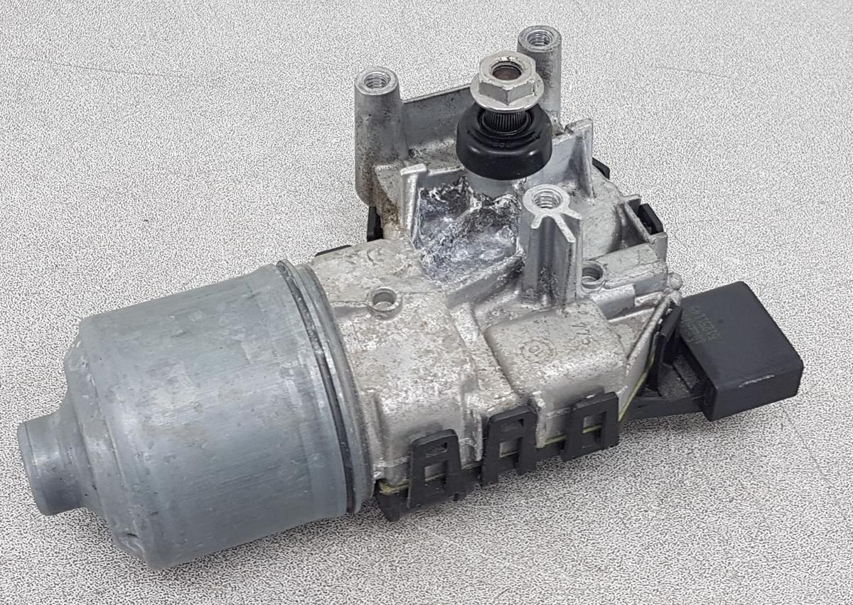 Ford Fiesta JA8 Wischermotor vorn 8A6117B571AB 0390241574 Bj2016 ohne Gestänge