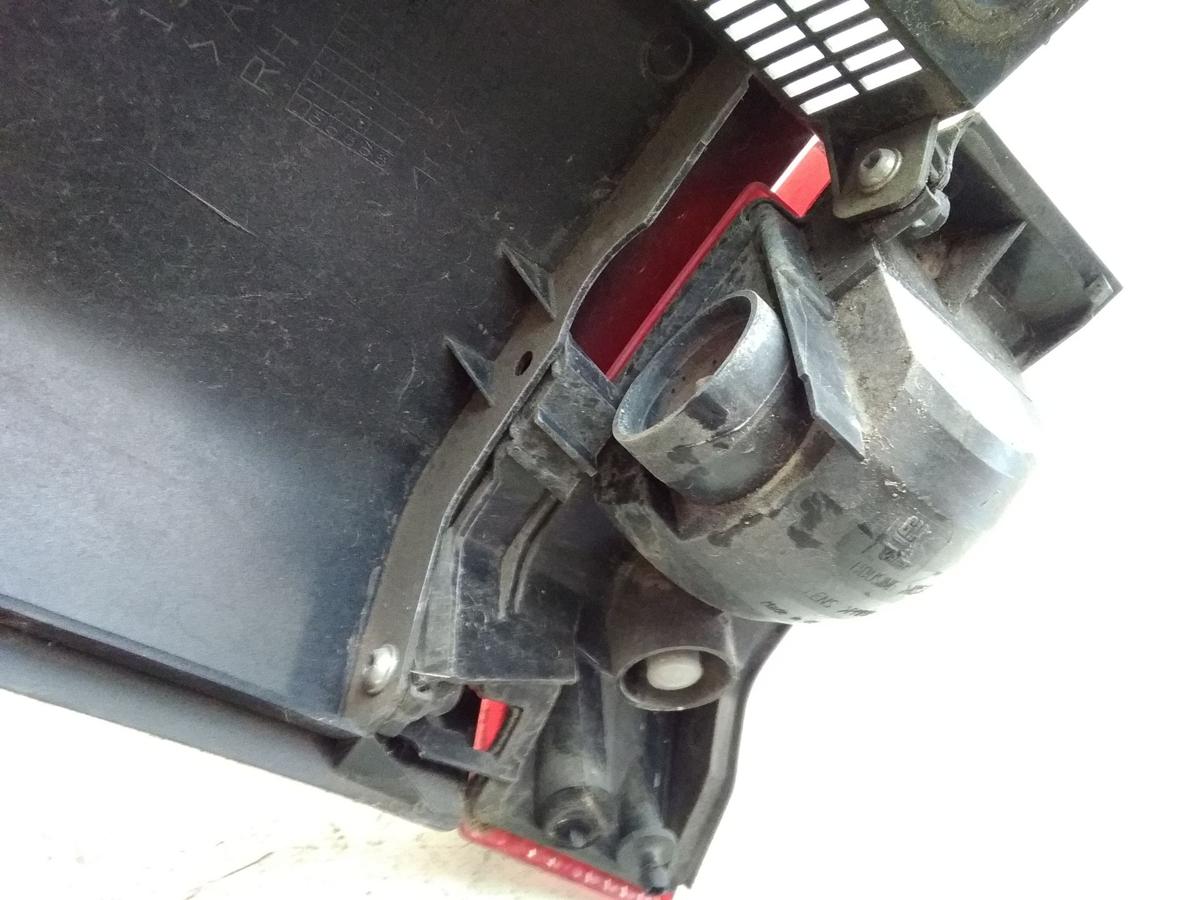 Opel Meriva A orig R&uuml;ckleuchte Heckleuchte rechts mit Blende Facelift BJ2006
