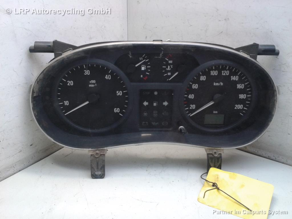 Opel Vivaro Tacho Kombiinstrument 8200006339 BJ2001