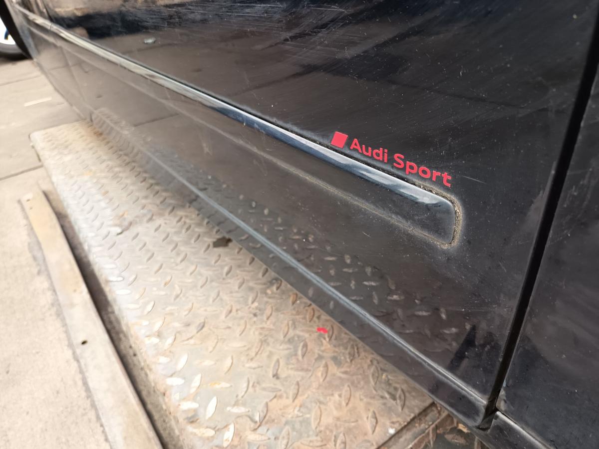 Audi A4 B7 original T&uuml;r vorn rechts Beifahrer Y9B Brillantschwarz Bj 2007