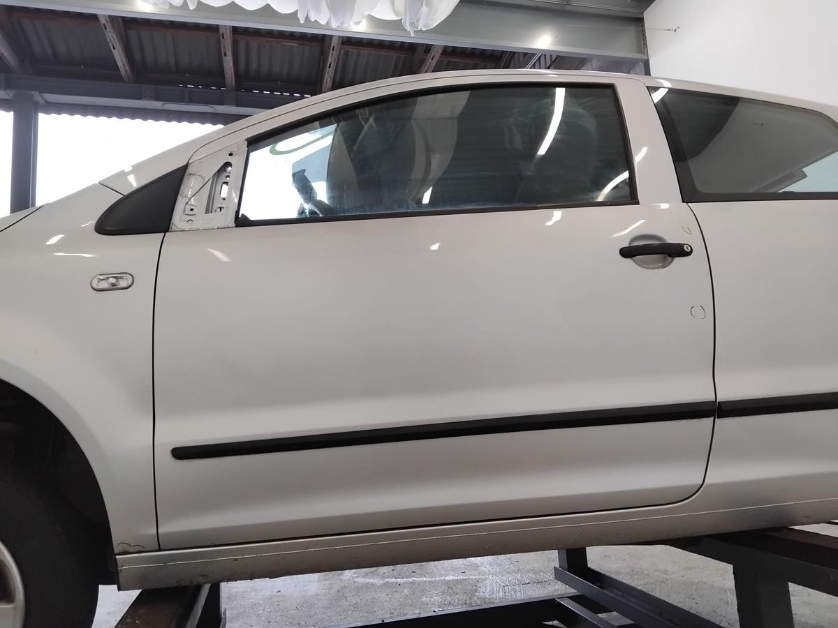 VW Fox 5Z T&uuml;r links Fahrert&uuml;r LA7W reflexsilbermetallic BJ2006