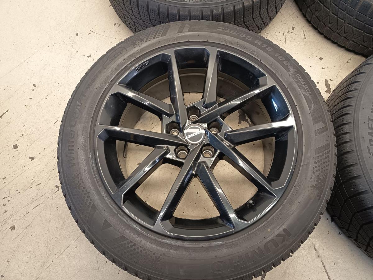 Seat Tarrcao Alufelgensatz Borbet 8x18 ET40 mit Winterreifen 235/55 R18 DOT 1822