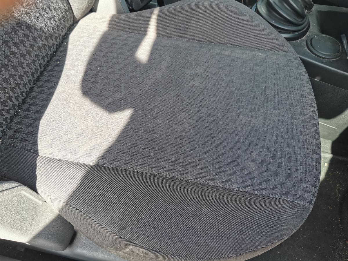 Ford Fusion JU2 Sitz Autositz Beifahrersitz vorn rechts Stoff klappbar Staufach
