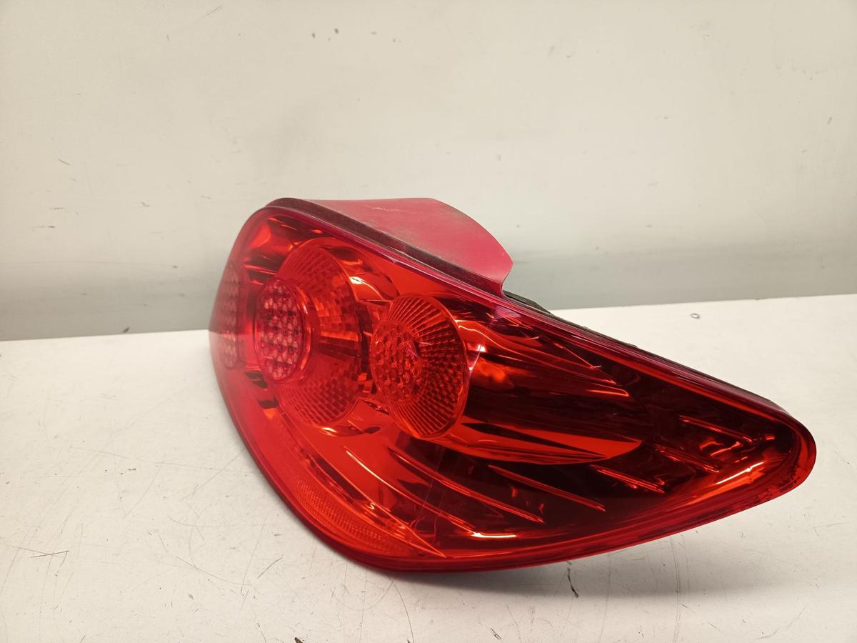Peugeot 307 original R&uuml;ckleuchte rechts Heck/Schluss/Licht Bj 2006