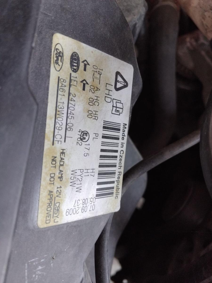 Ford Fiesta JA8 original Scheinwerfer rechts Hella Halogen mit LWR BJ2009