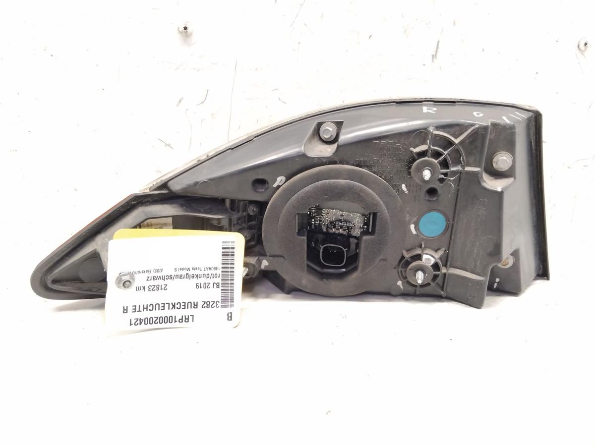 Tesla Model S Facelift original R&uuml;ckleuchte Heckleuchte rechts LED Bj.2019