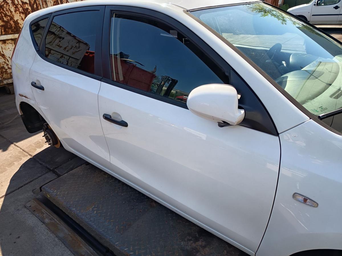 Hyundai I30 FD original T&uuml;r vorne rechts Crystal White Baujahr 2009