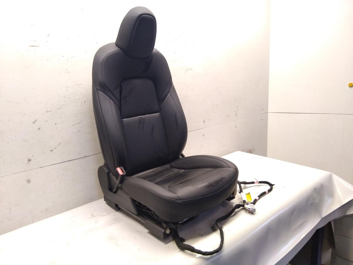 Tesla Model Y original Sitz vorn links Fahrersitz schwarz Pure Black BJ2023