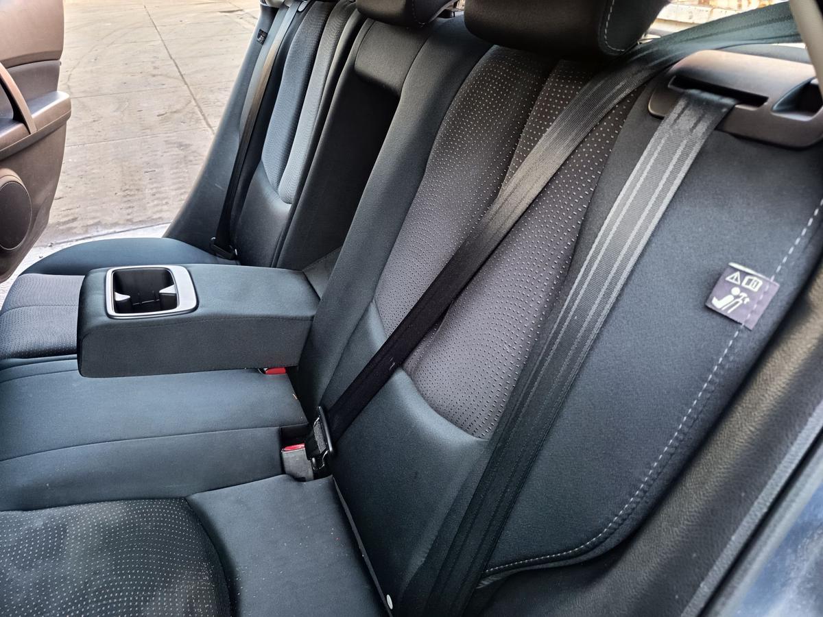 Mazda 6 GH original R&uuml;cksitzbank komplett Stoff schwarz grau Bj 2009