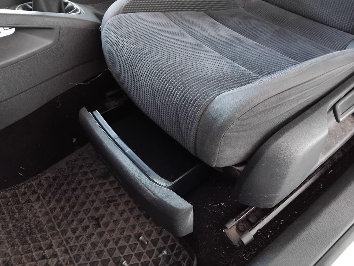 VW Jetta V 1K2 orig Sitz vorn links Fahrersitz Velour dunkelgrau beheizt BJ2007
