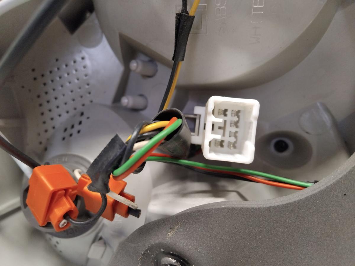 Kia Ceed ED original R&uuml;ckleuchte Heckleuchte rechts 5-T&uuml;rer Flie&szlig;heck Bj.2009