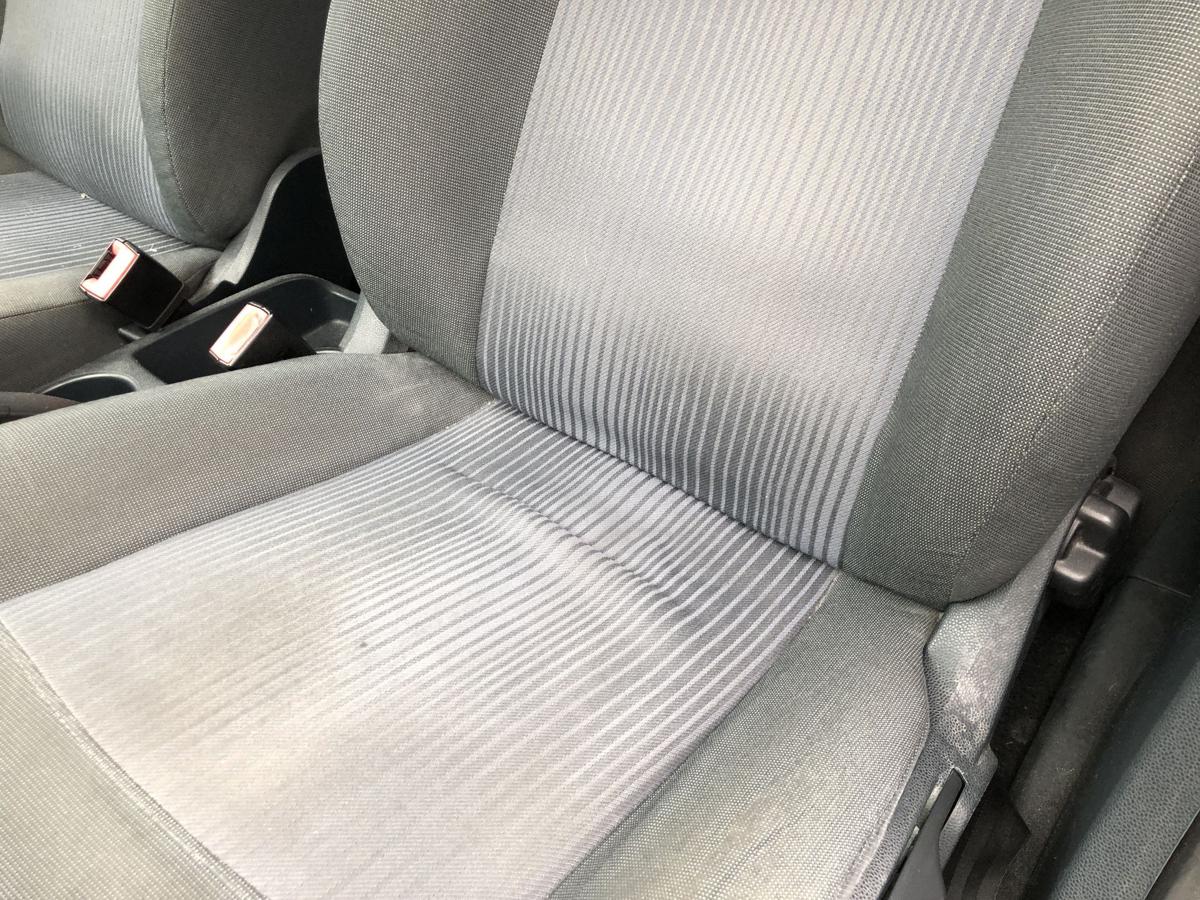 Ford Fiesta JA8 Sitz vorn links Fahrersitz ohne Heizung 5 t&uuml;rer Stoffsitz