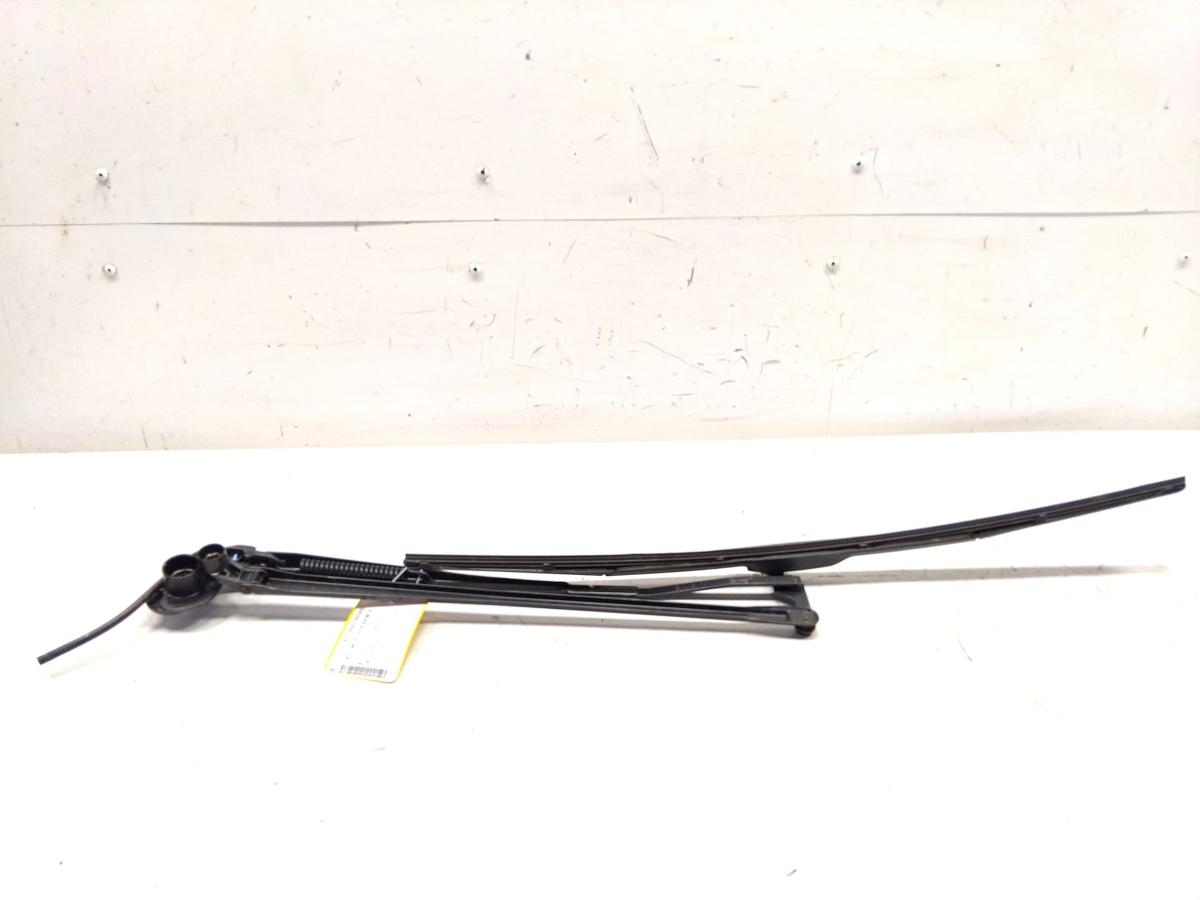Toyota Yaris 3 Hybrid XP13 Phase 3 original Wischerarm vorn Bj.2020