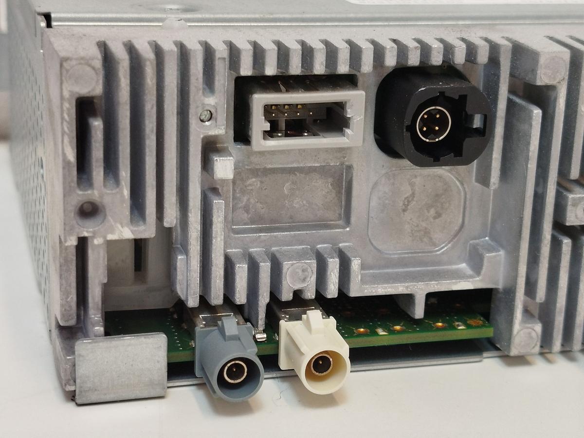 Peugeot 2008 I CU Autoradio Radio Haupteinheit Mainunit Radioeinheit Laufwerk