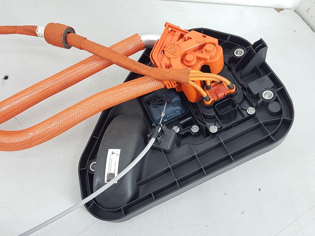 Tesla Model X Hochvoltleitung Ladekabel Bj2022 1569000-60-A mit Ladedose