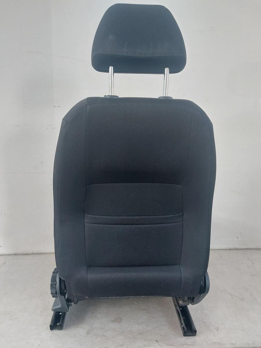Skoda Roomster 5J Sitz vorn links Fahrersitz Stoff mit Muster ohne Heizung
