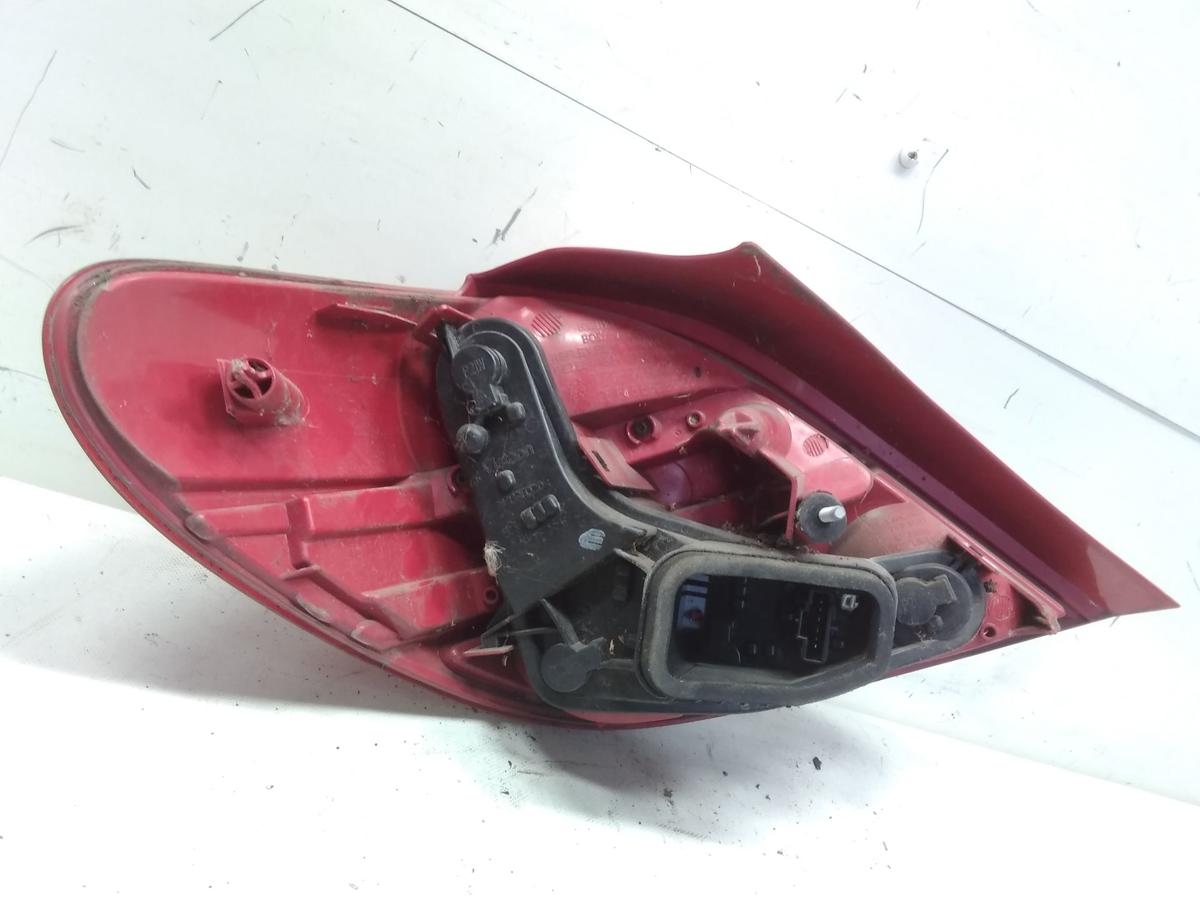 Peugeot 207 original R&uuml;ckleuchte Heckleuchte rechts Facelift Teil-LED BJ2010