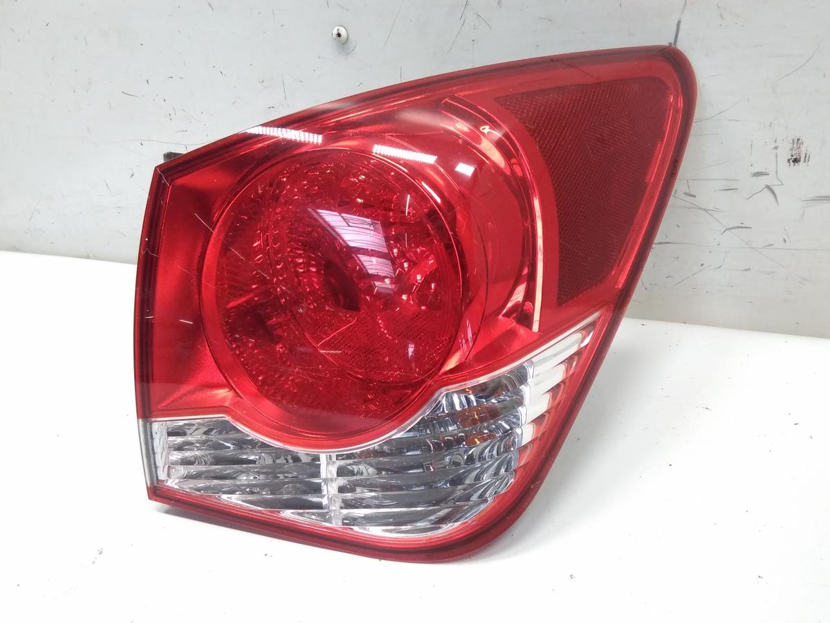 Chevrolet Cruze J300 Rückleuchte Heckleuchte rechts außen Limo BJ2011