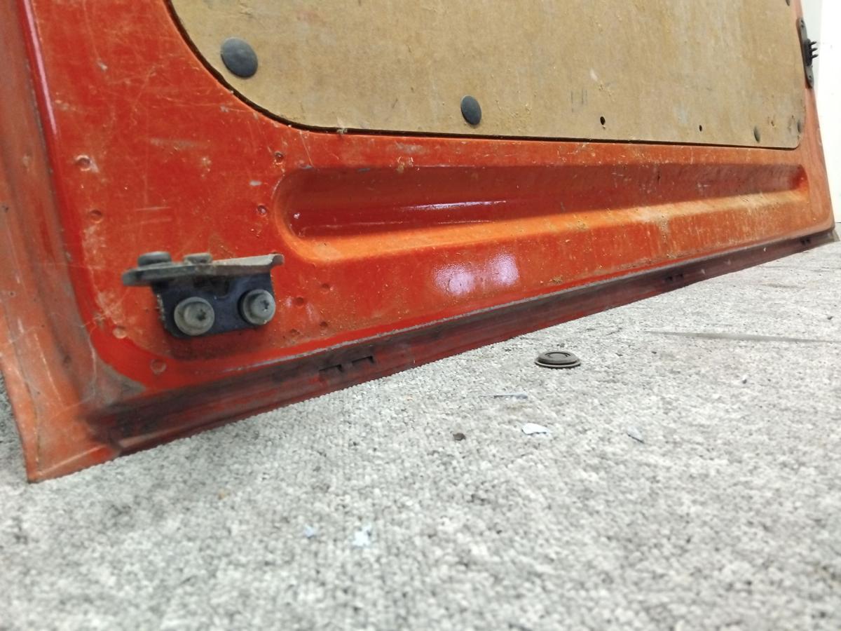 Ford Transit 6 TT9 Schiebet&uuml;r rechts Kasten Mittelhochdach mit M&auml;ngeln Bj.2007