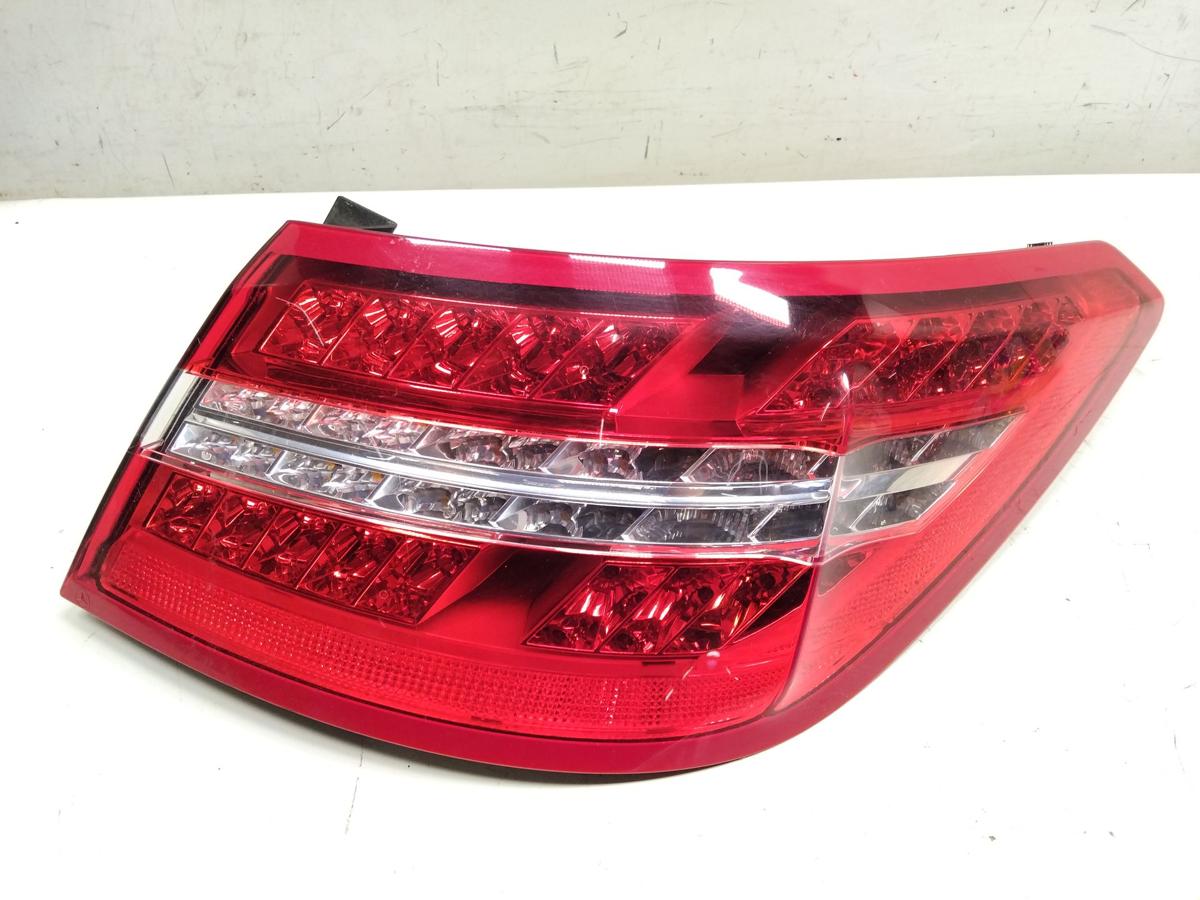 Mercedes E-Klasse Coupe C207 original Rückleuchte Heckleuchte rechts LED Bj.2009
