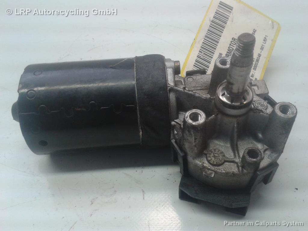 Mitsubishi Carisma DA Wischermotor vorn 0390241114 BOSCH BJ1997