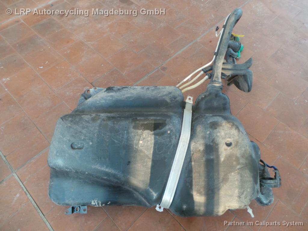 Tank Kraftstoffbehälter Kraftstofftank Benzintank VW Polo 9N1 4 trg Stufenheck