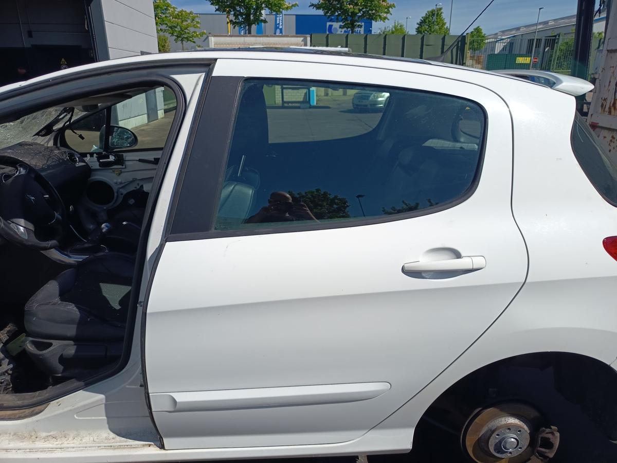 Peugeot 308 original T&uuml;r hinten links Fond EWP Schneewei&szlig; Bj 2011