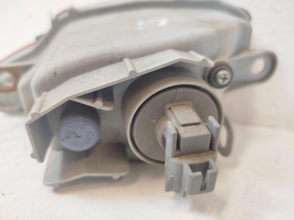 Toyota Yaris XP13 Nebelschlussleuchte Nebelleuchte Sto&szlig;f&auml;nger hinten