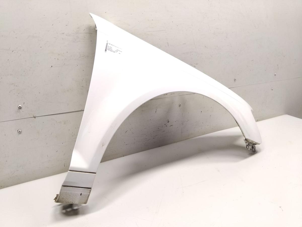 Audi A3 8P Facelift original Kotfl&uuml;gel vorn rechts Bj.2009