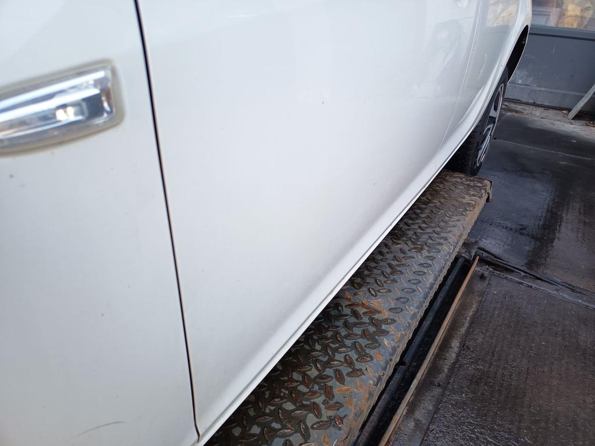 Opel Astra J original T&uuml;r vorn links Fahrer Rohbau Z40R Schneewei&szlig; Bj 2013