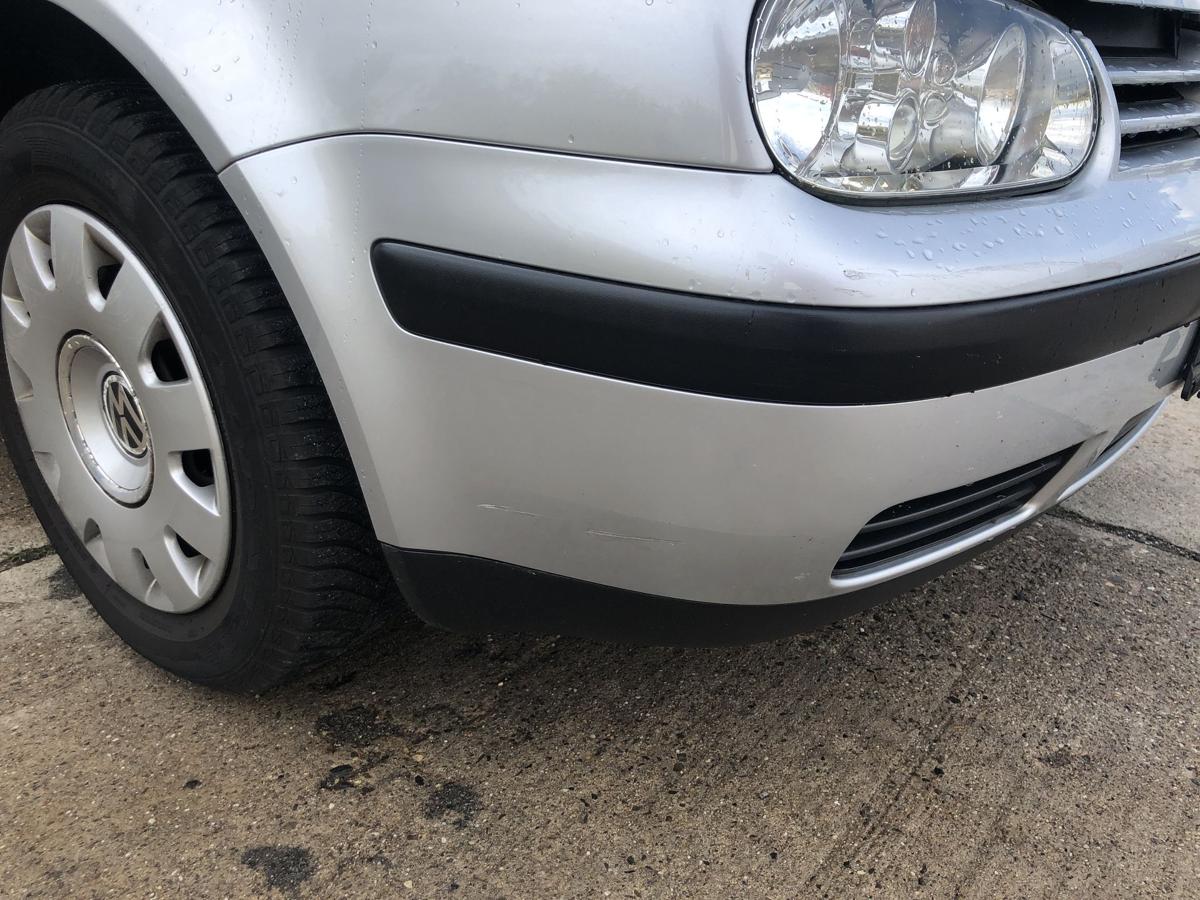 VW Golf 4 IV 1J Sto&szlig;f&auml;nger vorn Frontsch&uuml;rze Sto&szlig;stange LA7W Reflexsilber Met