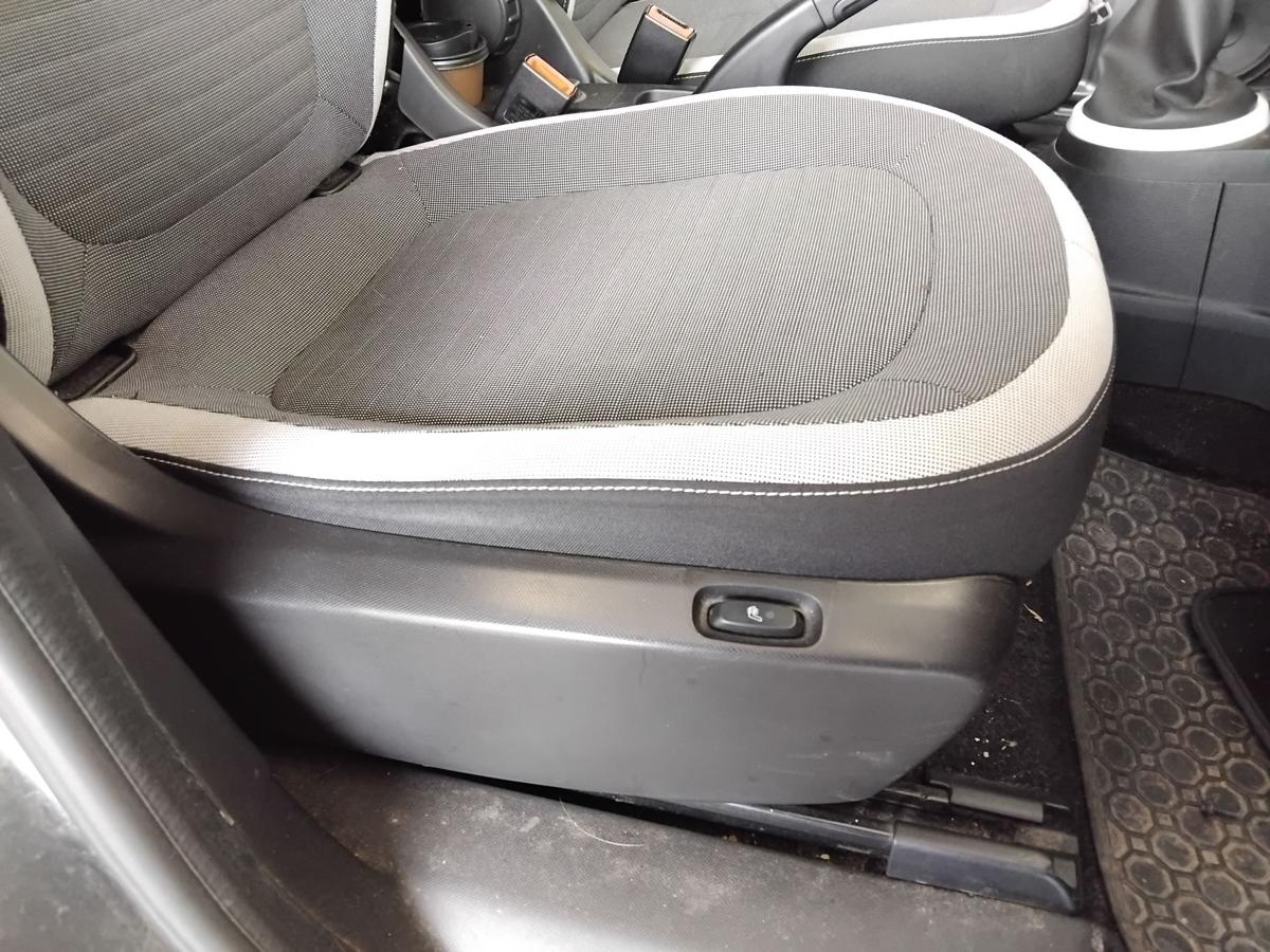 Renault Twingo 3 orig Sitz vorn rechts Beifahrersitz Stoff grau beheizt BJ2018