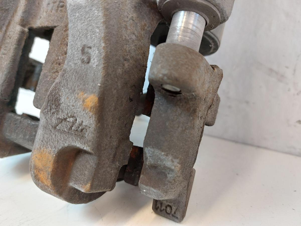 VW Passat 3G B8 Bremssattel hinten links Bremszange elektrische Parkbremse 300mm