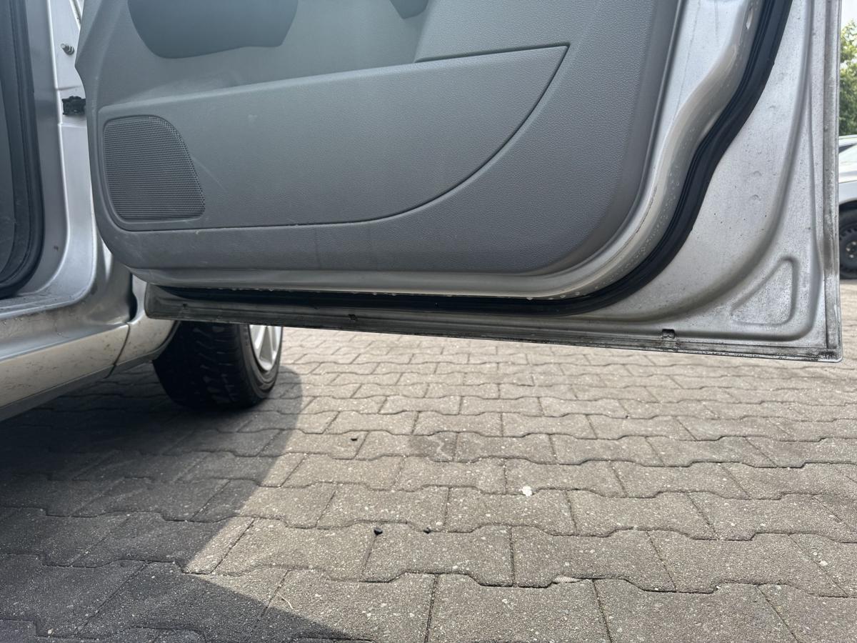 Ford Focus 2 original T&uuml;r vorn rechts Polar Silber 5-T&uuml;rer Facelift Bj.2009