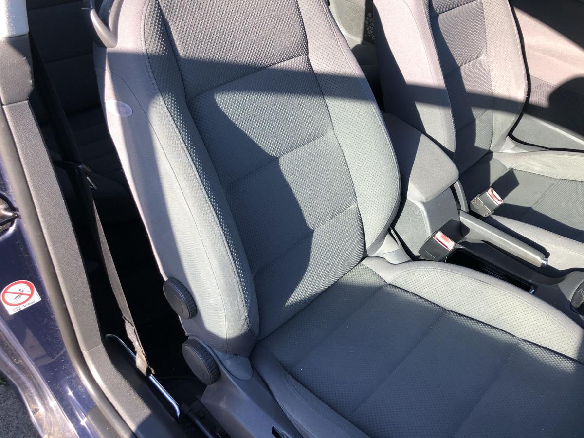 VW Golf 5 V 1K Sitz vorn rechts Beifahrersitz 3 t&uuml;rer Stoff ohne Sitzheizung