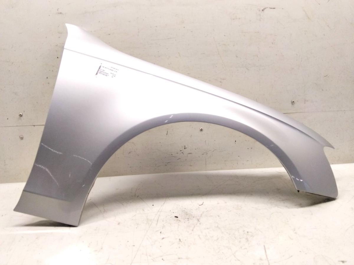 Audi A4 8K B8 original Kotflügel vorn rechts eissilbermetallic LX7W Bj.2009