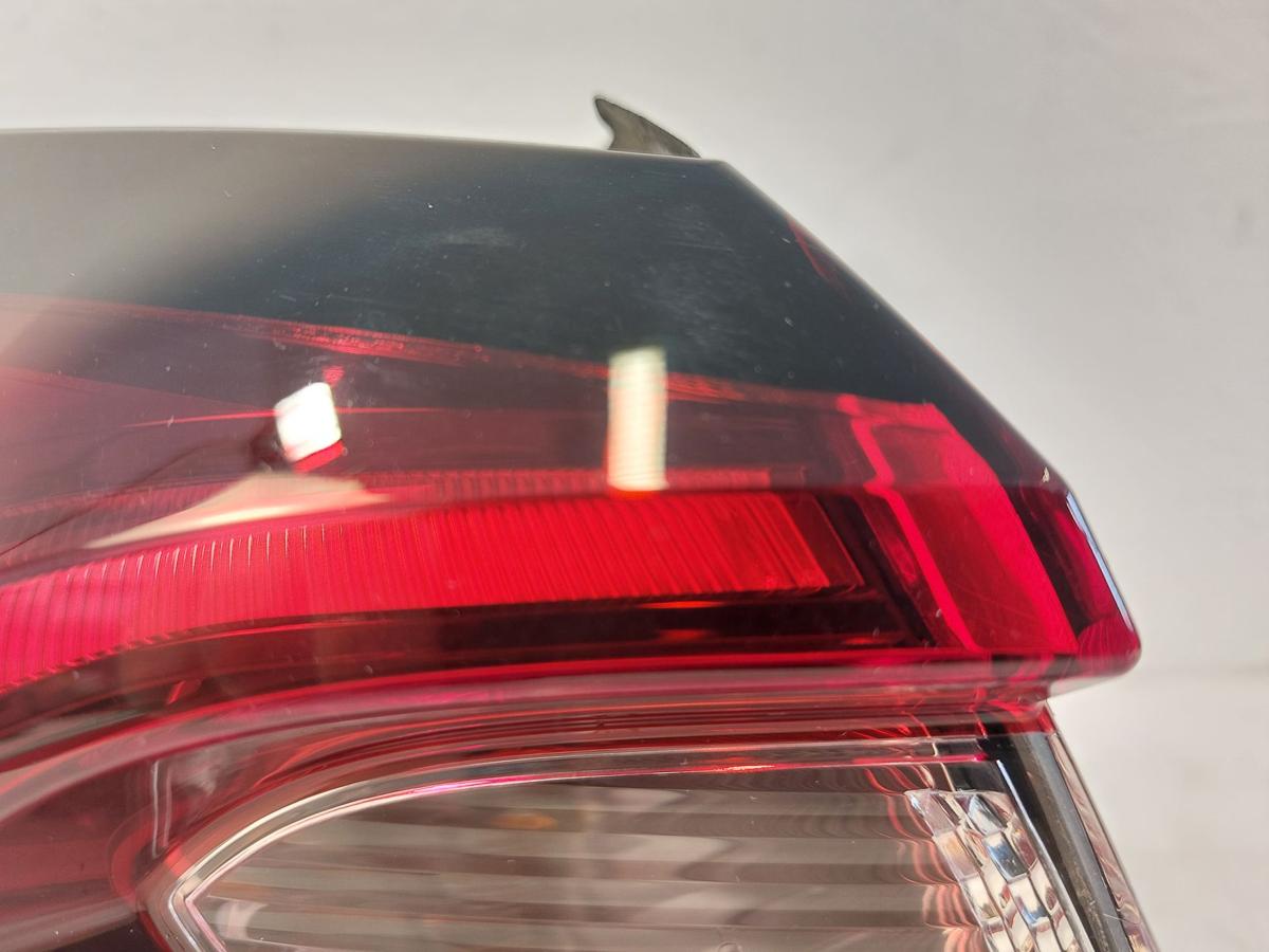 Ford Fiesta HF MK8 Rückleuchte Schlussleuchte Rücklicht hinten aussen links 5trg Ford Fiesta HF MK8 Rückleuchte Schlussleuchte Rücklicht hinten aussen links 5trg