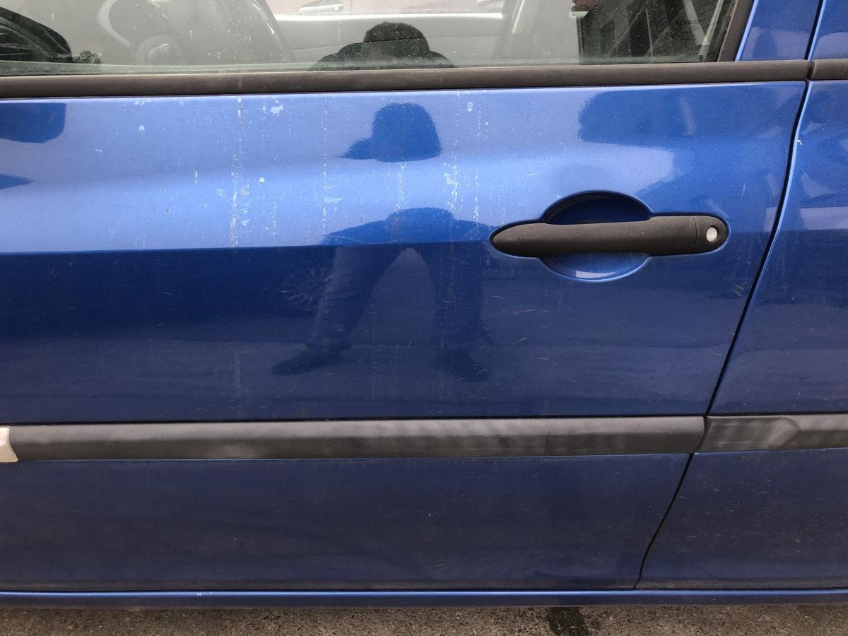 Renault Clio 3 Typ BR T&uuml;r vorn links Fahrert&uuml;r im Rohbau TERNA Blue 5-t&uuml;rig