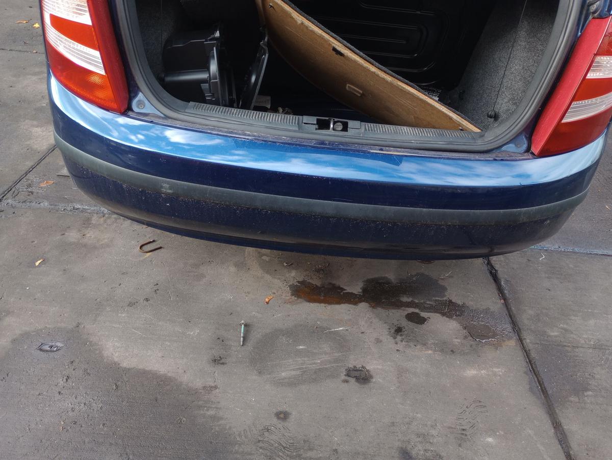Skoda Fabia 6Y Limo orig Stoßstange hinten F5Q Blau Facelift Bj 2006