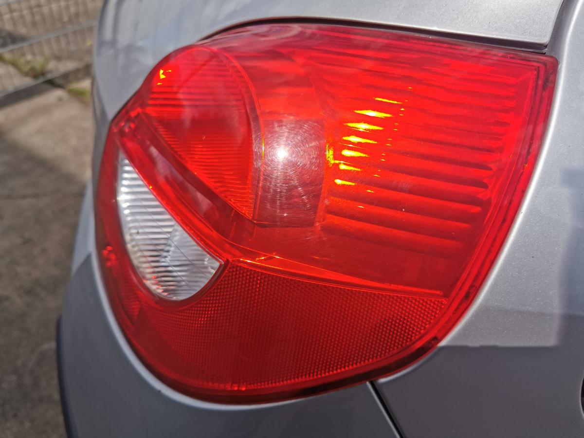 Renault Clio III R Rückleuchte Schlussleuchte Rücklicht hinten rechts 3 Türer