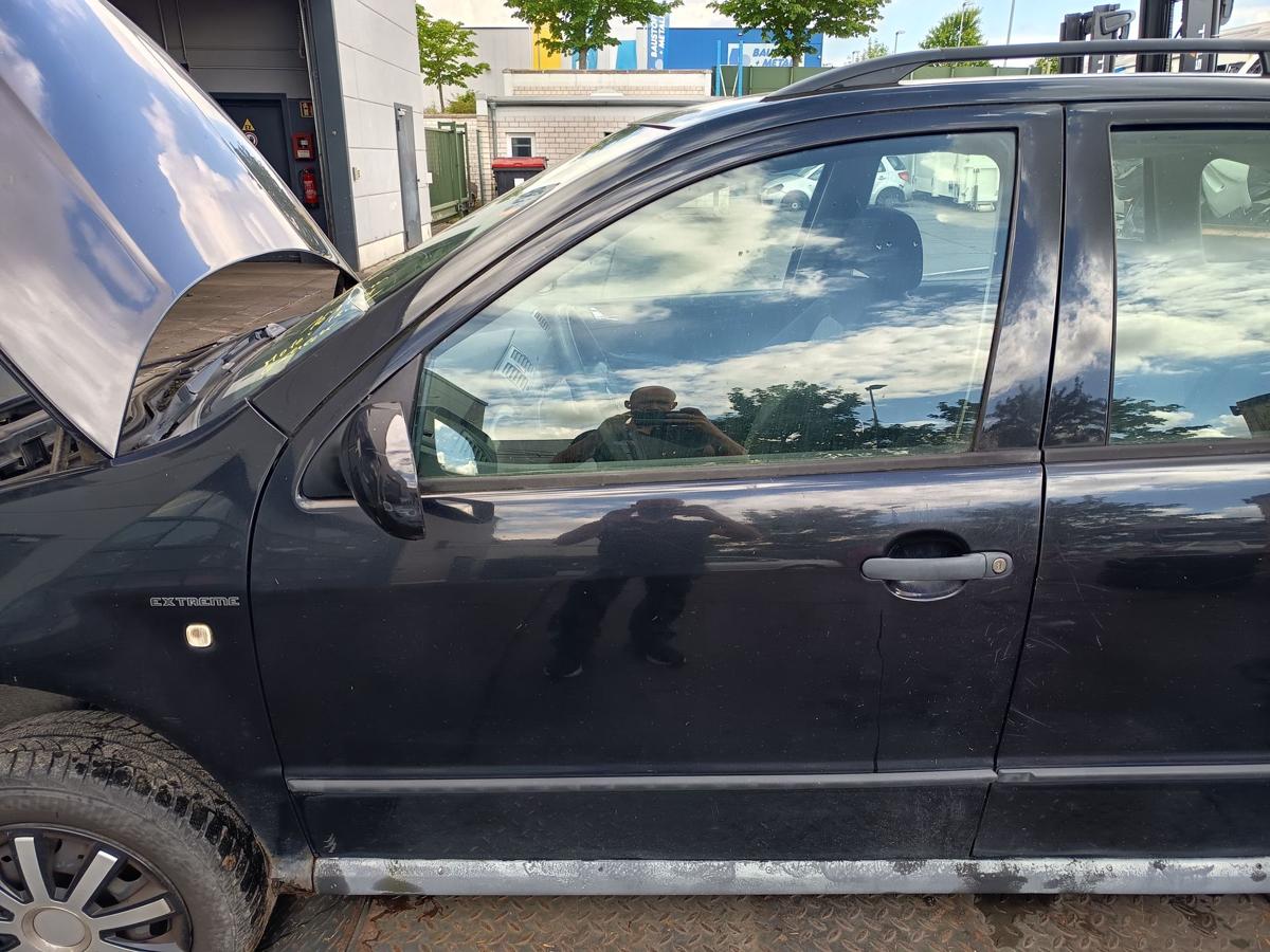 Skoda Fabia 6Y original T&uuml;r vorn links Fahrer Rohbau F9R Black Magic Bj 2004