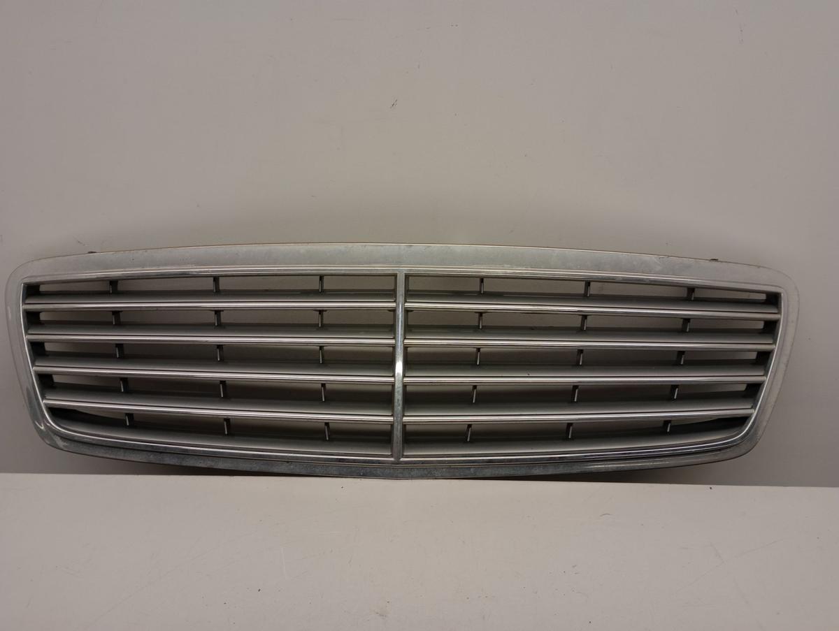 Mercedes Benz C-Klasse 203 original Grill Kühlergrill Bj 2001