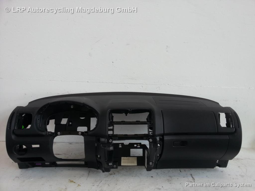 Skoda Fabia 2 5J Armaturenbrett Armaturenträger Cockpit Intrumententafel