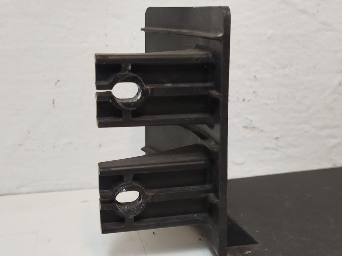 Hyundai i30 PD Mild Hybrid Luftf&uuml;hrung vorn Schlosstr&auml;ger Plastikluftleitblech