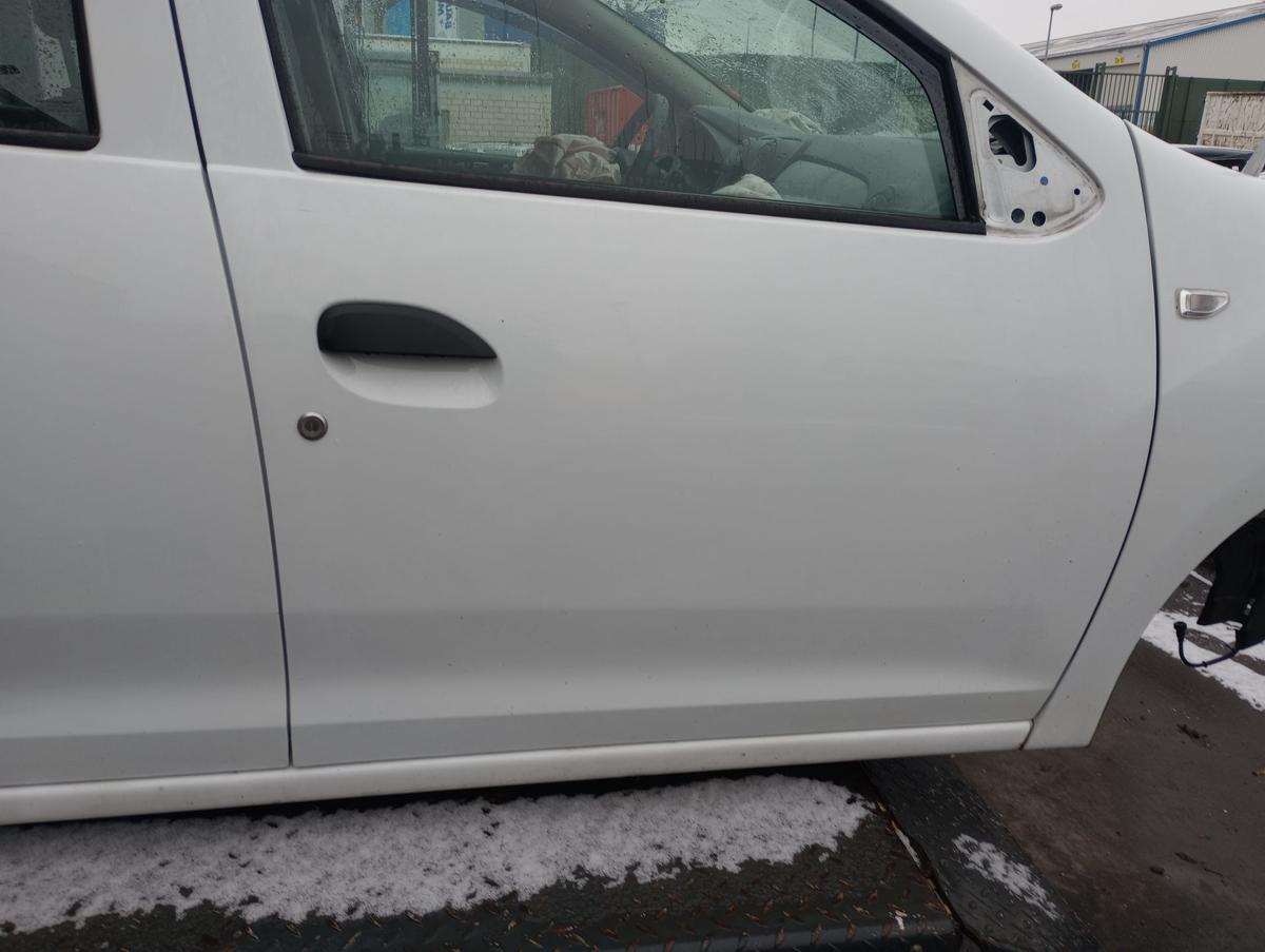 Dacia Sandero II 2 B8 orig Tür vorn rechts Beifahrertür OV369 Ice white Bj 2013