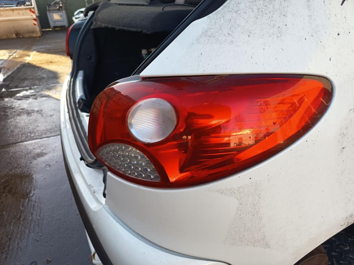Peugeot 206+ original R&uuml;ckleuchte rechts Heck/Schluss/Licht Bj 2012